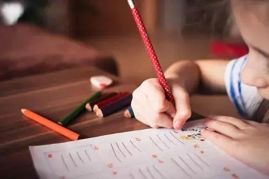 年僅4歲天才女孩懂3國語言,原來爸爸只做了這簡單的幾件事