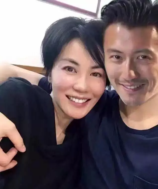 港媒稱謝霆鋒與張柏芝疑復婚,謝賢的態度謝霆鋒的回答可見端倪!