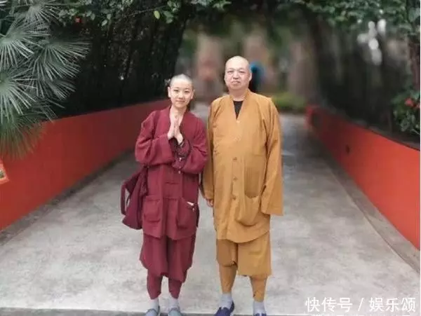 《還珠》20年後,趙薇紅了,林心如薇紅了,而她卻剃髮成尼!