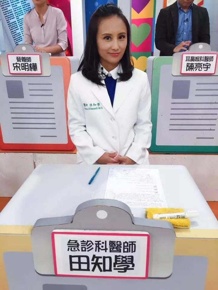 獨居嬤糞便沾滿身 護理師無怨幫清洗網感動讚:無私大愛
