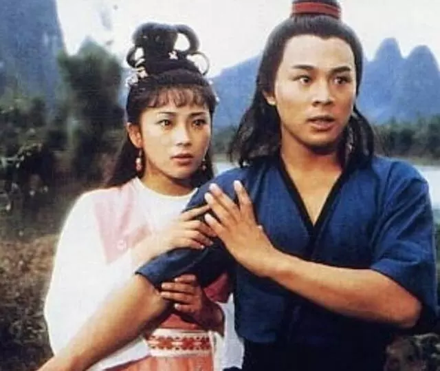 李連傑曝兩女兒近照,身材高挑,比媽媽利智還美