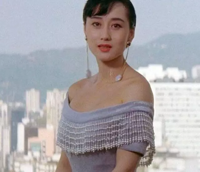 李連傑曝兩女兒近照,身材高挑,比媽媽利智還美