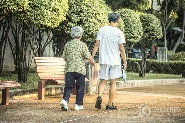 走路是最好的長壽藥不想生病,記住3個走路治病法
