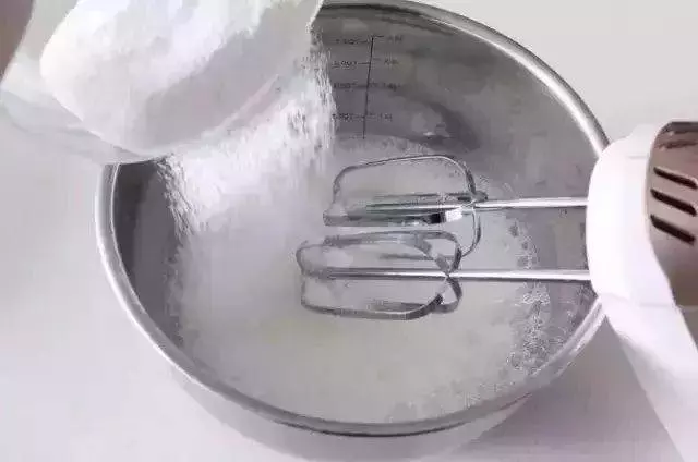 製作黃金「海綿蛋糕」,軟軟綿綿超級美味送給愛吃的你們