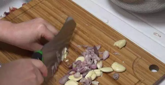 魷魚這麼做,好吃到停不下來 |
