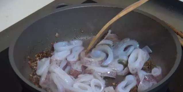 魷魚這麼做,好吃到停不下來 |