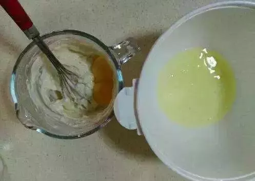老婆做的蒸蛋糕,不用烤箱不用電飯煲,可媲美輕芝士蛋糕,製作簡單,新手必學。