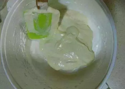 老婆做的蒸蛋糕,不用烤箱不用電飯煲,可媲美輕芝士蛋糕,製作簡單,新手必學。