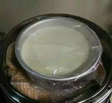 老婆做的蒸蛋糕,不用烤箱不用電飯煲,可媲美輕芝士蛋糕,製作簡單,新手必學。
