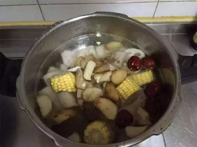 婆婆常煲素湯,沒肉也美味!
