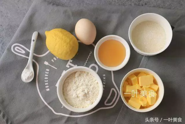 最簡單的蛋糕,材料一拌就好,外酥內軟,孩子說好好吃