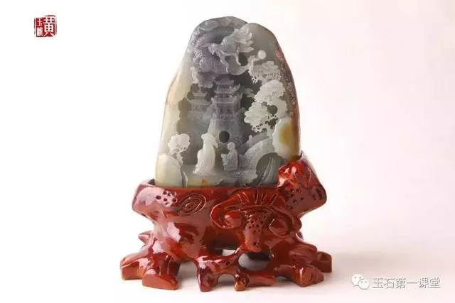 138噸玉石做的魚缸,不時發出奇幻光芒,至今專家們沒有估出這件作品的價格 -