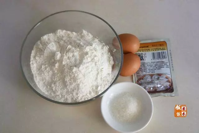 1碗麵粉,2個雞蛋,不用一滴油,做出香甜鬆軟麵包餅,放涼不會硬