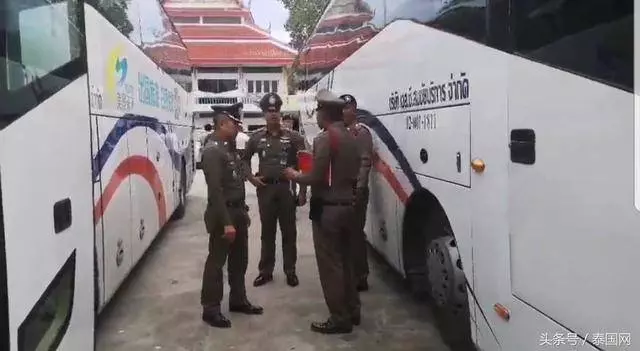 5歲中國男童在泰國寺廟內被大巴司機倒車碾死,父母痛哭不止