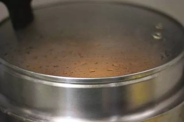 用枸杞做成這麵食好看更好吃,做法特簡單,香甜柔軟有彈性,營養高味道贊