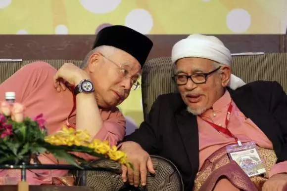 希盟上台執政後【拉菲茲揭RON95沒降低油價的內幕】打臉巫統伊黨挑撥