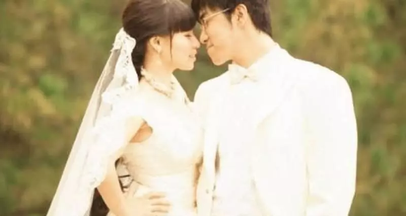 結婚後我領養個孩子,長大後越看越像妻子,鑑定後我倆愣住了