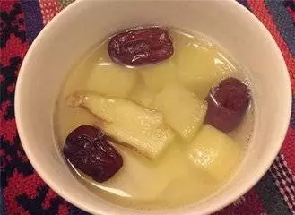 蘋果生吃就白吃了!蘋果煮熟吃,一個月後身體會有可喜的變化,還能有效排出腸胃毒素