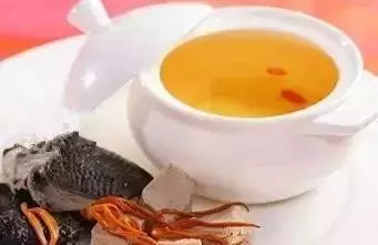 蘋果生吃就白吃了!蘋果煮熟吃,一個月後身體會有可喜的變化,還能有效排出腸胃毒素