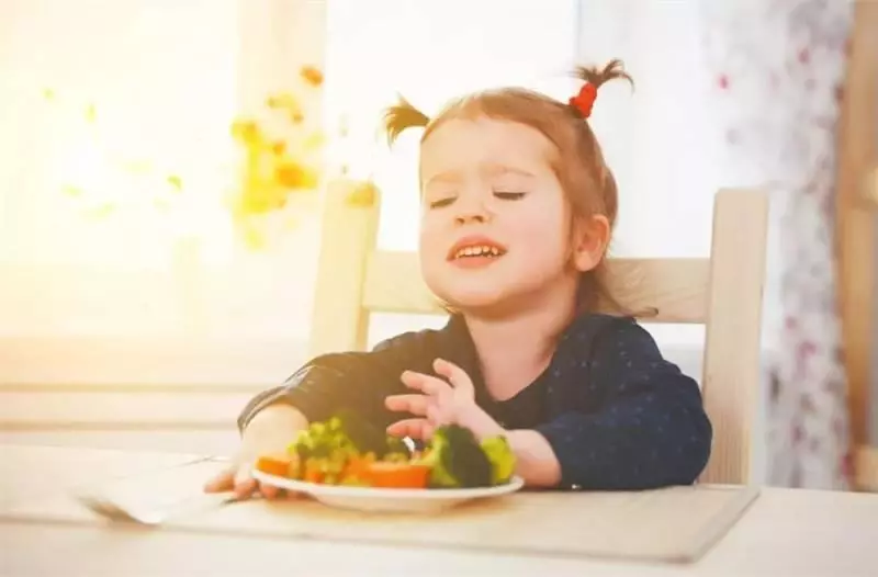 寶寶3歲前沒記憶,誰帶都一樣?錯做對這3件事很重要