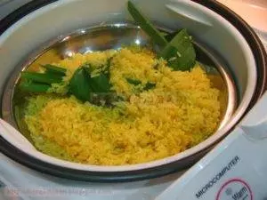 黃姜飯的做法,一步一步教你做出來!在家也吃得到香噴噴的黃姜飯,簡單哦!