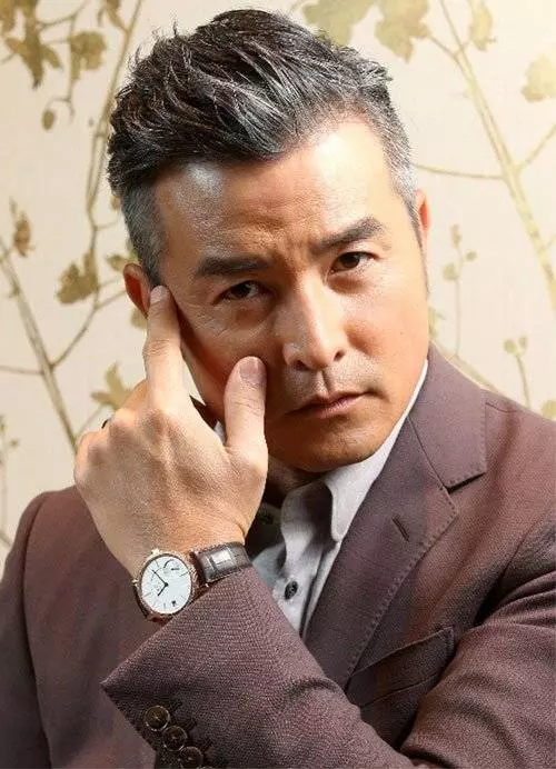 李銘順丁母憂 偕妻范文芳趕回家奔喪