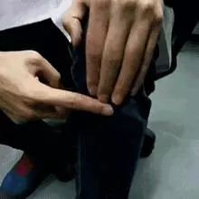 用兩個手指夾住耳朵揉15下,奇跡發生了!