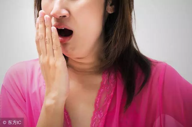 肝受損後,早上醒後可能會有這5個表現,若都沒有,說明肝很好