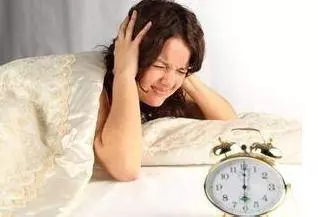 女人早上起床後,若有這4種「跡象」,說明你可能在「發胖」