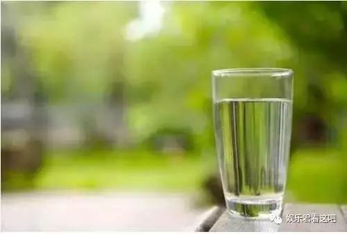 老中醫悄悄告訴你:水是最便宜的藥!請記住這個喝水法,大病小病遠離你!