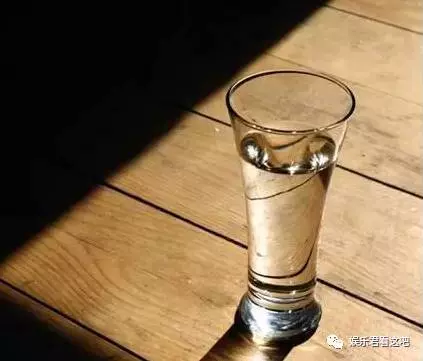 老中醫悄悄告訴你:水是最便宜的藥!請記住這個喝水法,大病小病遠離你!