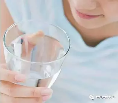 老中醫悄悄告訴你:水是最便宜的藥!請記住這個喝水法,大病小病遠離你!