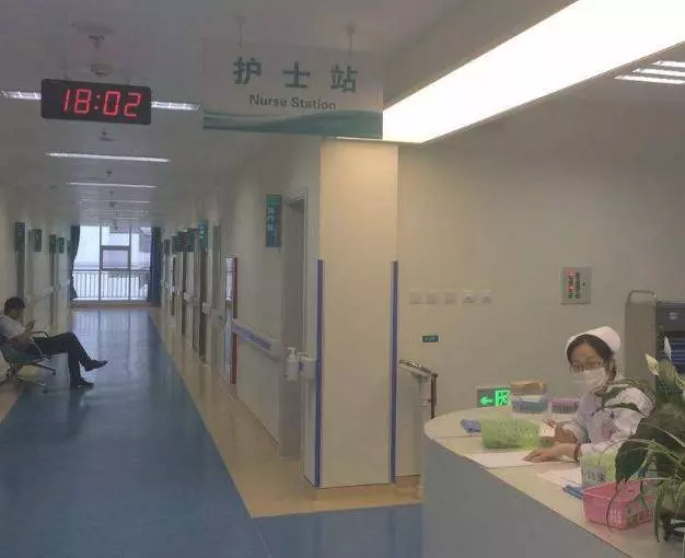 打工三年備十萬彩禮去女友家提親,准岳母對我說的話,我熱淚盈眶