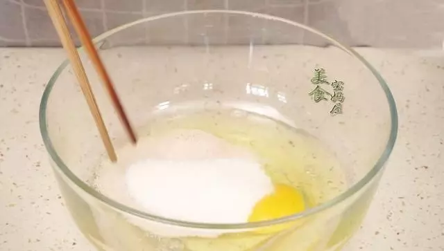 小麵包這樣做,不用烤箱不加一滴水,用平底鍋做出來好吃又好看!