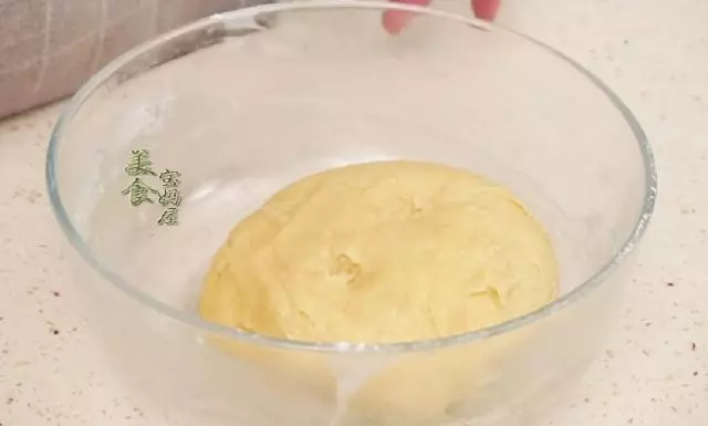 小麵包這樣做,不用烤箱不加一滴水,用平底鍋做出來好吃又好看!
