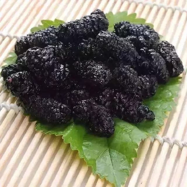 白頭髮不用再染了常按頭上【烏髮穴】,白髮越來越少