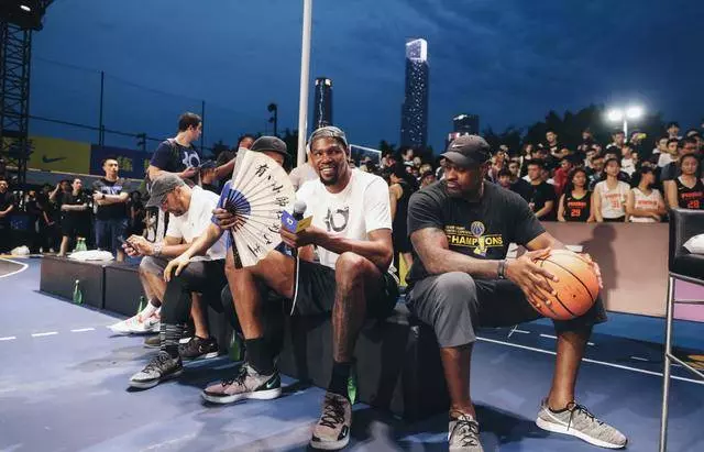 KD、考辛斯加盟勇士毀了NBA?杜蘭特公開反駁球迷道德綁架?