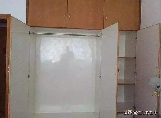 家裡衣服多的沒地方放?30年保姆阿姨教你1招,再多衣服也不怕