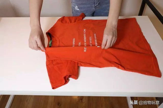 家裡衣服多的沒地方放?30年保姆阿姨教你1招,再多衣服也不怕