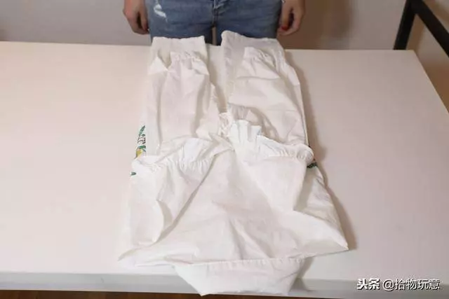 家裡衣服多的沒地方放?30年保姆阿姨教你1招,再多衣服也不怕