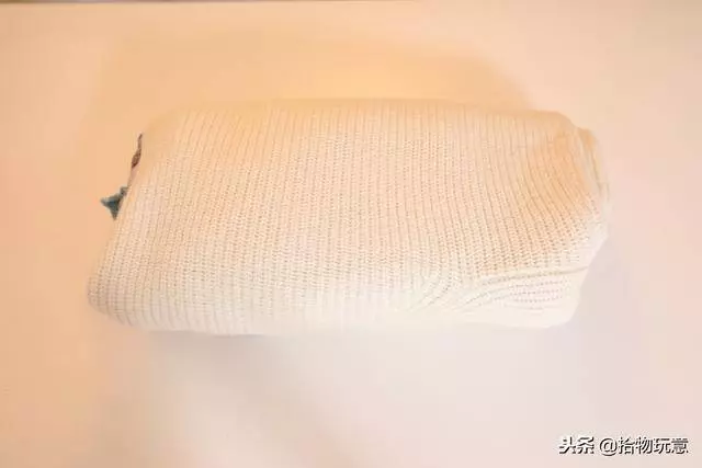 家裡衣服多的沒地方放?30年保姆阿姨教你1招,再多衣服也不怕