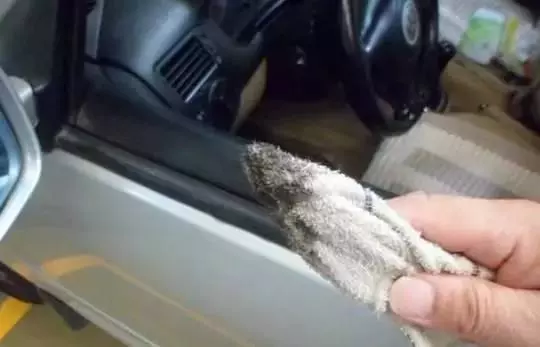 常見車玻璃升降故障,其實不用花1分錢就能修好