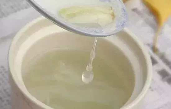大蒜泡在冰糖水中，解決了人人都有的大問題！趕緊回家試試！