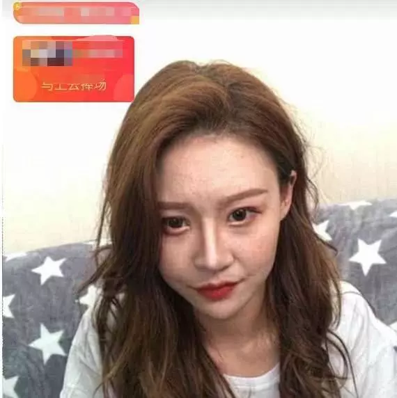 網路女神「超Q魔性的熱舞」爆紅被封國民初戀 直播「不小心關掉美肌」網友傻住:現出原形了