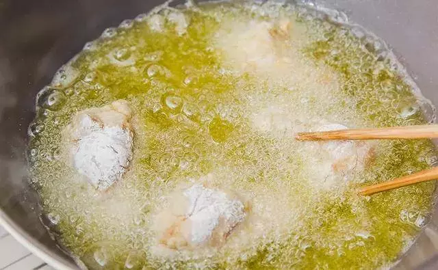 好吃到吮手指的炸雞是這樣炸出來的,一起來試看看吧! 不會令你失望的