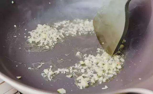 好吃到吮手指的炸雞是這樣炸出來的,一起來試看看吧! 不會令你失望的