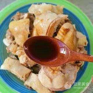 ◤好好吃!◢肉質嫩滑的「咸香鹽酒雞」+「蔥油蒸雞」有秘訣! 蒸出來的湯汁非常好下飯