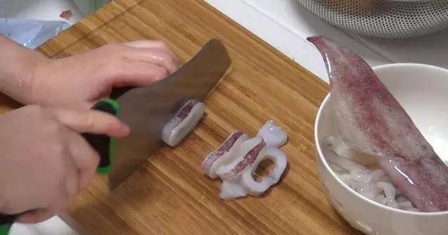 魷魚這麼做,好吃到停不下來 |