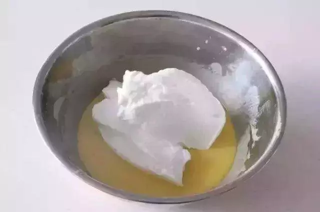 製作黃金「海綿蛋糕」,軟軟綿綿超級美味送給愛吃的你們
