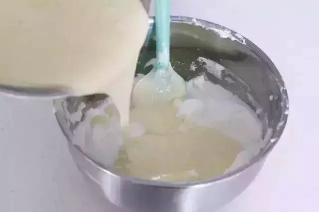 製作黃金「海綿蛋糕」,軟軟綿綿超級美味送給愛吃的你們